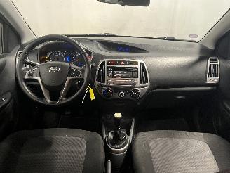 Hyundai I-20 i20 Hatchback 1.2i 16V (G4LA) [63kW]  (03-2012/12-2015) picture 15