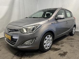 Hyundai I-20 i20 Hatchback 1.2i 16V (G4LA) [63kW]  (03-2012/12-2015) picture 2