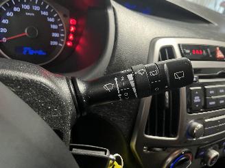 Hyundai I-20 i20 Hatchback 1.2i 16V (G4LA) [63kW]  (03-2012/12-2015) picture 21