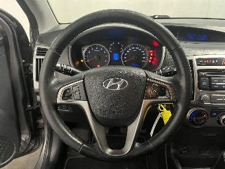 Hyundai I-20 i20 Hatchback 1.2i 16V (G4LA) [63kW]  (03-2012/12-2015) picture 17