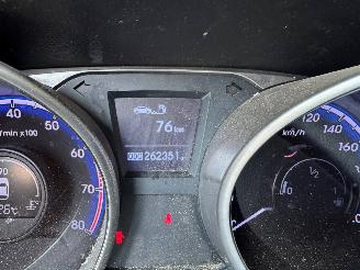 Hyundai Ix35 iX35 (LM) SUV 2.0 16V (G4KD) [120kW]  (01-2010/08-2013) picture 2