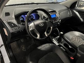 Hyundai Ix35 iX35 (LM) SUV 2.0 16V (G4KD) [120kW]  (01-2010/08-2013) picture 19