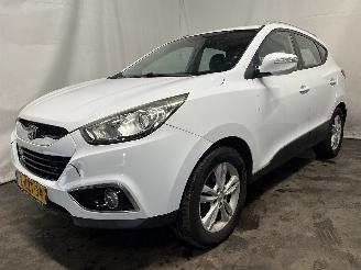 Hyundai Ix35 iX35 (LM) SUV 2.0 16V (G4KD) [120kW]  (01-2010/08-2013) picture 3
