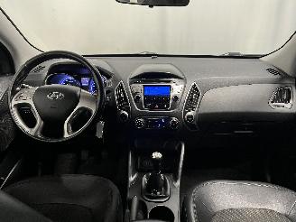 Hyundai Ix35 iX35 (LM) SUV 2.0 16V (G4KD) [120kW]  (01-2010/08-2013) picture 18