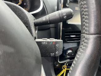 Renault Clio Clio IV Estate/Grandtour (7R) Combi 5-drs 0.9 Energy TCE 90 12V (H4B-4=
00(H4B-A4)) [66kW]  (01-2013/08-2021) picture 20