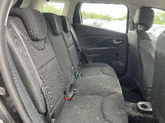 Renault Clio Clio IV Estate/Grandtour (7R) Combi 5-drs 0.9 Energy TCE 90 12V (H4B-4=
00(H4B-A4)) [66kW]  (01-2013/08-2021) picture 13