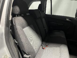 Opel Zafira Zafira (M75) MPV 1.6 16V (Z16XEP(Euro 4)) [77kW]  (07-2005/09-2012) picture 14