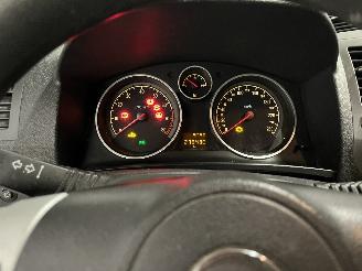 Opel Zafira Zafira (M75) MPV 1.6 16V (Z16XEP(Euro 4)) [77kW]  (07-2005/09-2012) picture 19