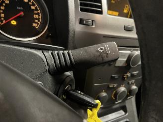 Opel Zafira Zafira (M75) MPV 1.6 16V (Z16XEP(Euro 4)) [77kW]  (07-2005/09-2012) picture 20