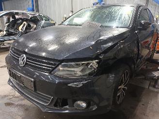 Salvage car Volkswagen Jetta Jetta IV (162/16A) Sedan 1.6 TDI 16V (CAYC(Euro 5)) [77kW]  (04-2010/0=
7-2015) 2013/8
