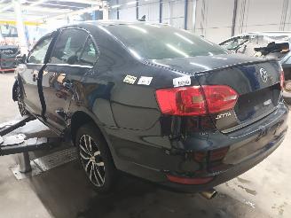 Volkswagen Jetta Jetta IV (162/16A) Sedan 1.6 TDI 16V (CAYC(Euro 5)) [77kW]  (04-2010/0=
7-2015) picture 4