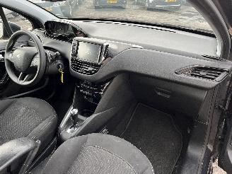 Peugeot 208 208 I (CA/CC/CK/CL) Hatchback 1.2 Vti 12V PureTech 82 (EB2F(HMZ)) [60k=
W]  (03-2012/12-2019) picture 17