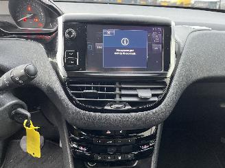 Peugeot 208 208 I (CA/CC/CK/CL) Hatchback 1.2 Vti 12V PureTech 82 (EB2F(HMZ)) [60k=
W]  (03-2012/12-2019) picture 23