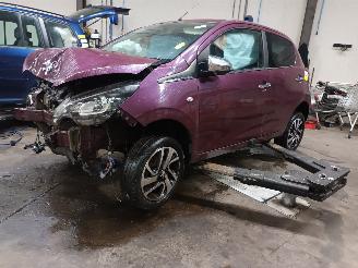  Peugeot 108 108 Hatchback 1.0 12V (1KRFE(CFB)) [51kW]  (05-2014/...) 2014/11