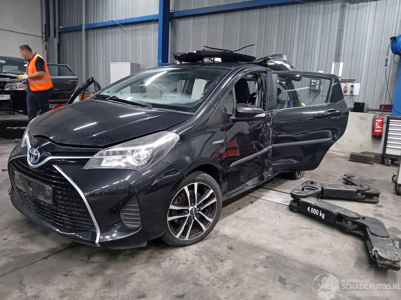 Toyota Yaris Yaris III (P13) Hatchback 1.5 16V Hybrid (1NZ-FXE) [74kW]  (03-2012/09=
-2020)