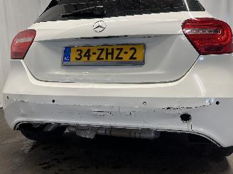 Mercedes A-klasse A (W176) Hatchback 1.6 A-180 16V (M270.910) [90kW]  (09-2012/05-2018) picture 9