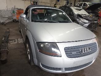 Audi TT TT (8N3) Coupé 1.8 20V Turbo (APP) [132kW]  (05-1999/07-2000) picture 2