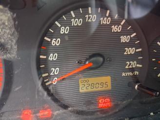 Hyundai Santa Fe Santa Fe I SUV 2.0 16V 4x2 (G4JP) [99kW]  (08-2001/02-2006) picture 2