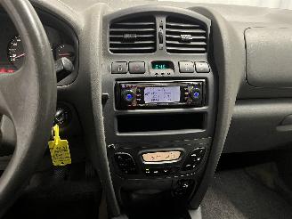 Hyundai Santa Fe Santa Fe I SUV 2.0 16V 4x2 (G4JP) [99kW]  (08-2001/02-2006) picture 23