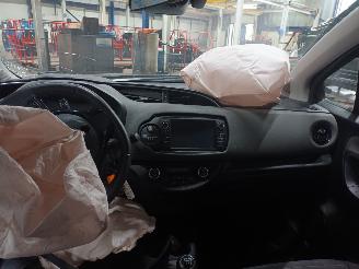 Toyota Yaris Yaris III (P13) Hatchback 1.5 16V Dual VVT-iE (2NRFKE) [82kW]  (03-201=
7/09-2020) picture 5