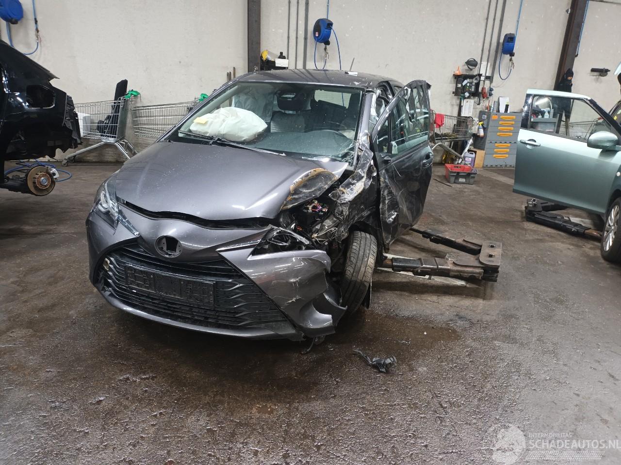 Toyota Yaris Yaris III (P13) Hatchback 1.5 16V Dual VVT-iE (2NRFKE) [82kW]  (03-201=
7/09-2020)