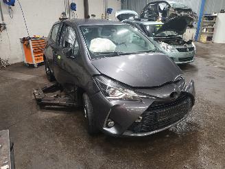 Toyota Yaris Yaris III (P13) Hatchback 1.5 16V Dual VVT-iE (2NRFKE) [82kW]  (03-201=
7/09-2020) picture 2