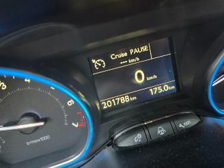 Peugeot 2008 2008 (CU) MPV 1.2 12V e-THP PureTech 110 (EB2DT(HNZ)) [81kW]  (01-2015=
/12-2019) picture 2