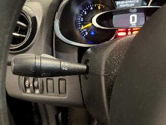 Renault Clio Clio IV Estate/Grandtour (7R) Combi 5-drs 1.5 Energy dCi 75 FAP (K9K-6=
12) [55kW]  (01-2013/08-2021) picture 17