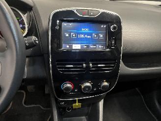 Renault Clio Clio IV Estate/Grandtour (7R) Combi 5-drs 1.5 Energy dCi 75 FAP (K9K-6=
12) [55kW]  (01-2013/08-2021) picture 14