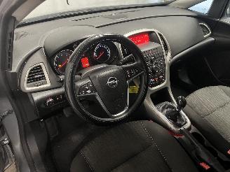 Opel Astra Astra J Sports Tourer (PD8/PE8/PF8) Combi 1.4 16V ecoFLEX (A14XER(Euro=
 5)) [74kW]  (10-2010/10-2015) picture 12