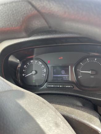 Peugeot Expert Expert (V1/VA/VB/VE/VF/VT/VY) Van 1.5 BlueHDi 100 (DV5RUCd(YHR)) [75kW=
]  (06-2018/04-2025) picture 2