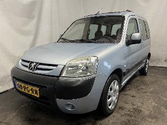 skadebil auto Peugeot Partner Partner Combispace MPV 1.6 16V (TU5JP4(NFU)) [80kW]  (07-2001/03-2008)= 2005/3