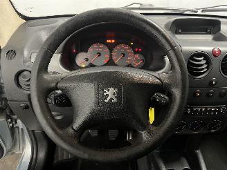 Peugeot Partner Partner Combispace MPV 1.6 16V (TU5JP4(NFU)) [80kW]  (07-2001/03-2008)= picture 19