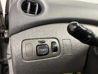 Toyota Yaris Yaris (P1) Hatchback 1.0 16V VVT-i (1SZFE) [48kW]  (03-2003/09-2005) picture 25