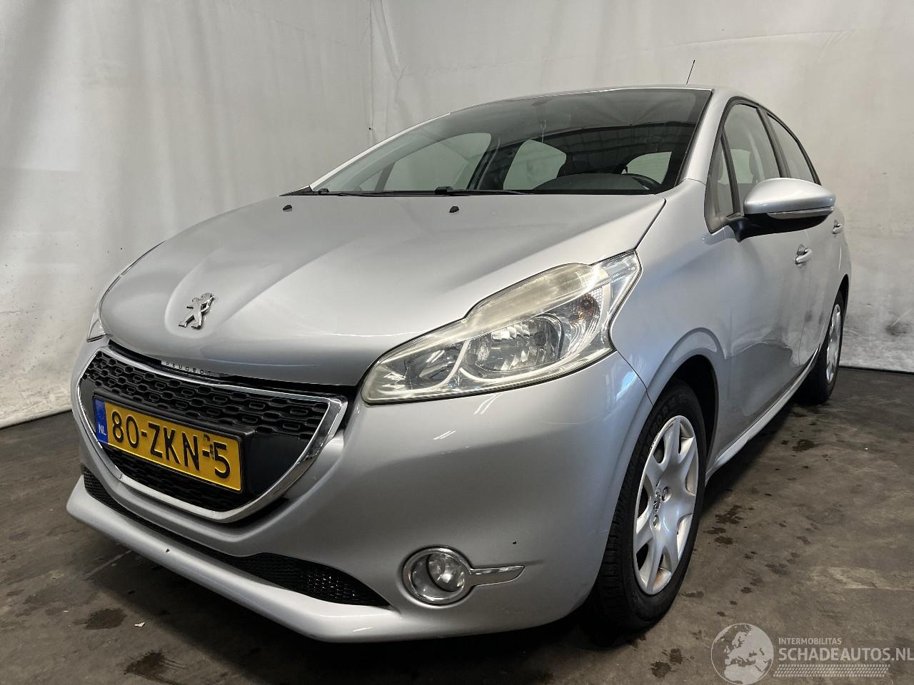 Peugeot 208 208 I (CA/CC/CK/CL) Hatchback 1.2 Vti 12V PureTech 82 (EB2F(HMZ)) [60k=
W]  (03-2012/12-2019)