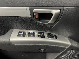 Hyundai Santa Fe Santa Fe II (CM) SUV 2.7 V6 24V 4x2 (G6EA) [139kW]  (03-2006/12-2009) picture 21
