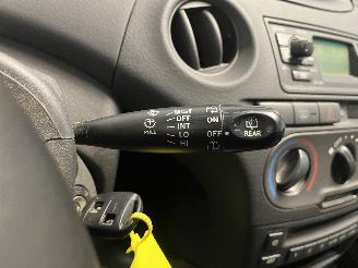 Toyota Yaris Yaris (P1) Hatchback 1.3 16V VVT-i (2SZFE) [64kW]  (04-2002/09-2005) picture 18