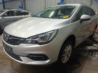 Salvage car Opel Astra Astra K Sports Tourer Combi 1.2 Turbo 12V (F12SHT) [96kW]  (08-2019/12=
-2022) 2020/5