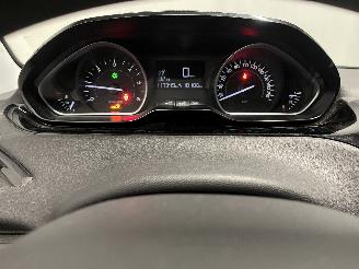 Peugeot 208 208 I (CA/CC/CK/CL) Hatchback 1.5 BlueHDi 100 (DV5RD(YHY)) [75kW]  (05=
-2018/12-2019) picture 19