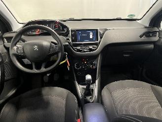 Peugeot 208 208 I (CA/CC/CK/CL) Hatchback 1.5 BlueHDi 100 (DV5RD(YHY)) [75kW]  (05=
-2018/12-2019) picture 15