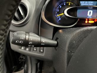 Renault Clio Clio IV Estate/Grandtour (7R) Combi 5-drs 1.5 Energy dCi 90 FAP (K9K-6=
28(K9K-E6)) [66kW]  (11-2012/08-2021) picture 16