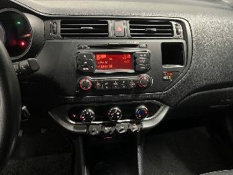 Kia Rio Rio III (UB) Hatchback 1.2 CVVT 16V (G4LA5) [63kW]  (09-2011/12-2017) picture 14