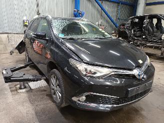 Toyota Auris Auris Touring Sports (E18) Combi 1.8 16V Hybrid (2ZRFXE) [100kW]  (07-=
2013/12-2018) picture 2