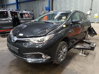 disassembly passenger cars Toyota Auris Auris Touring Sports (E18) Combi 1.8 16V Hybrid (2ZRFXE) [100kW]  (07-=
2013/12-2018) 2016/10