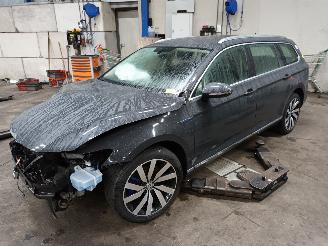 Dezmembrări autoturisme Volkswagen Passat Passat Variant (3G5) Combi 1.4 GTE 16V (DGEB) [160kW]  (06-2015/03-202=
4) 2015/12