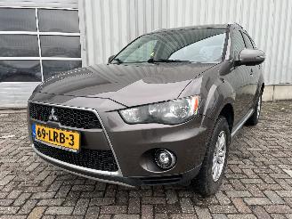 damaged passenger cars Mitsubishi Outlander Outlander (CW) SUV 2.0 16V 4x2 (4B11) [108kW]  (11-2006/11-2012) 2010/6