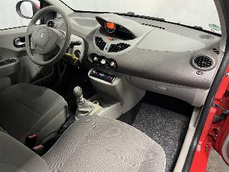 Renault Twingo Twingo II (CN) Hatchback 3-drs 1.2 16V (D4F-772(D4F-J7)) [56kW]  (03-2=
007/09-2014) picture 11