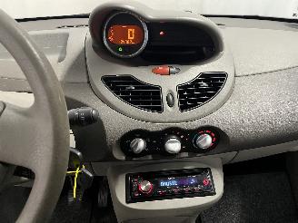 Renault Twingo Twingo II (CN) Hatchback 3-drs 1.2 16V (D4F-772(D4F-J7)) [56kW]  (03-2=
007/09-2014) picture 15