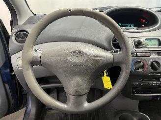 Toyota Yaris Yaris (P1) Hatchback 1.3 16V VVT-i (2SZFE) [64kW]  (04-2002/09-2005) picture 16