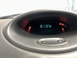 Toyota Yaris Yaris (P1) Hatchback 1.3 16V VVT-i (2SZFE) [64kW]  (04-2002/09-2005) picture 18